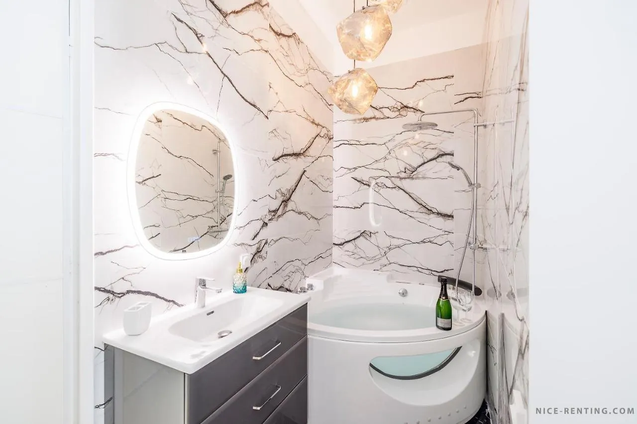 Nice Renting - France - Luxury Suite Palace Love Jacuzzi - Few Meters From Sea France